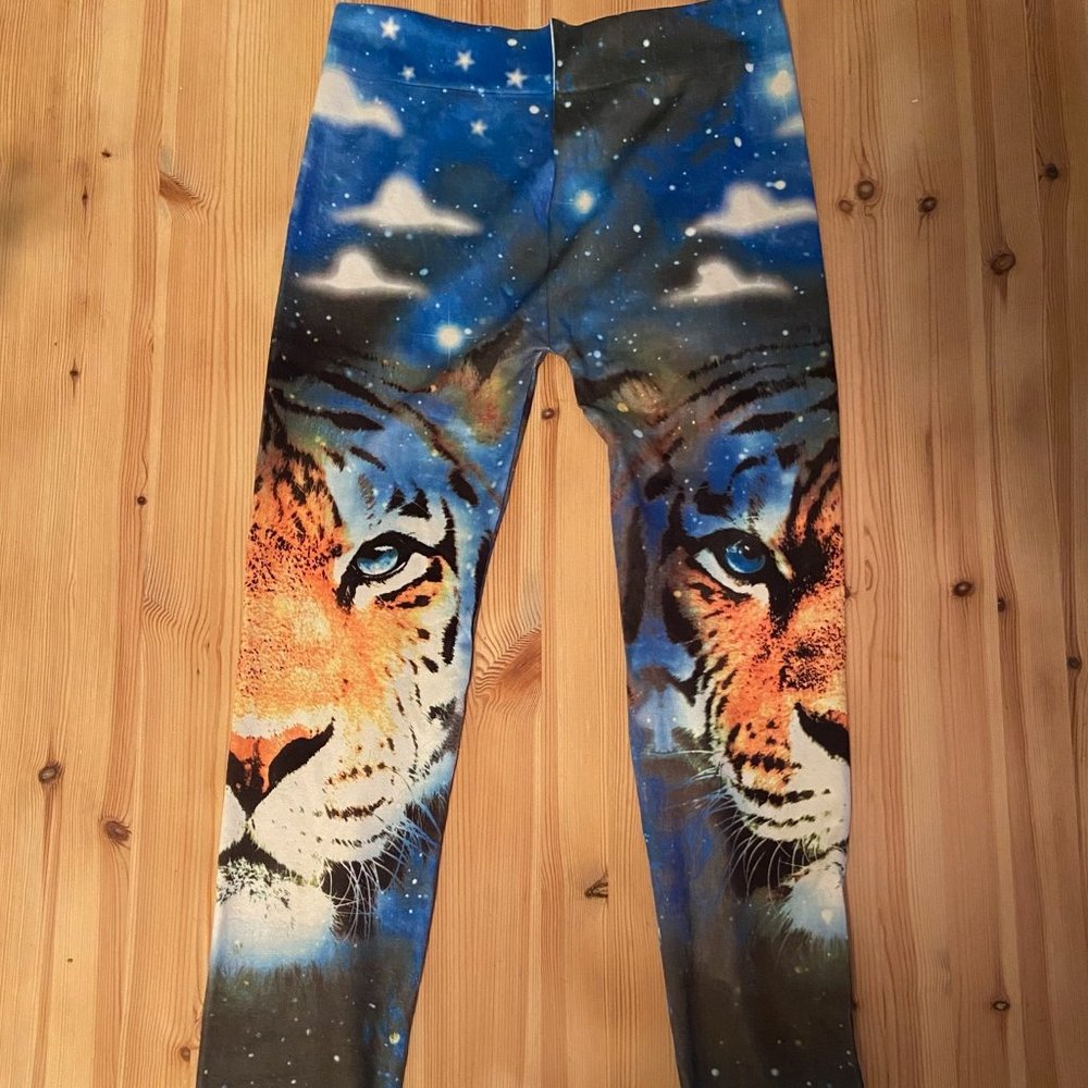 Tiger print leggings